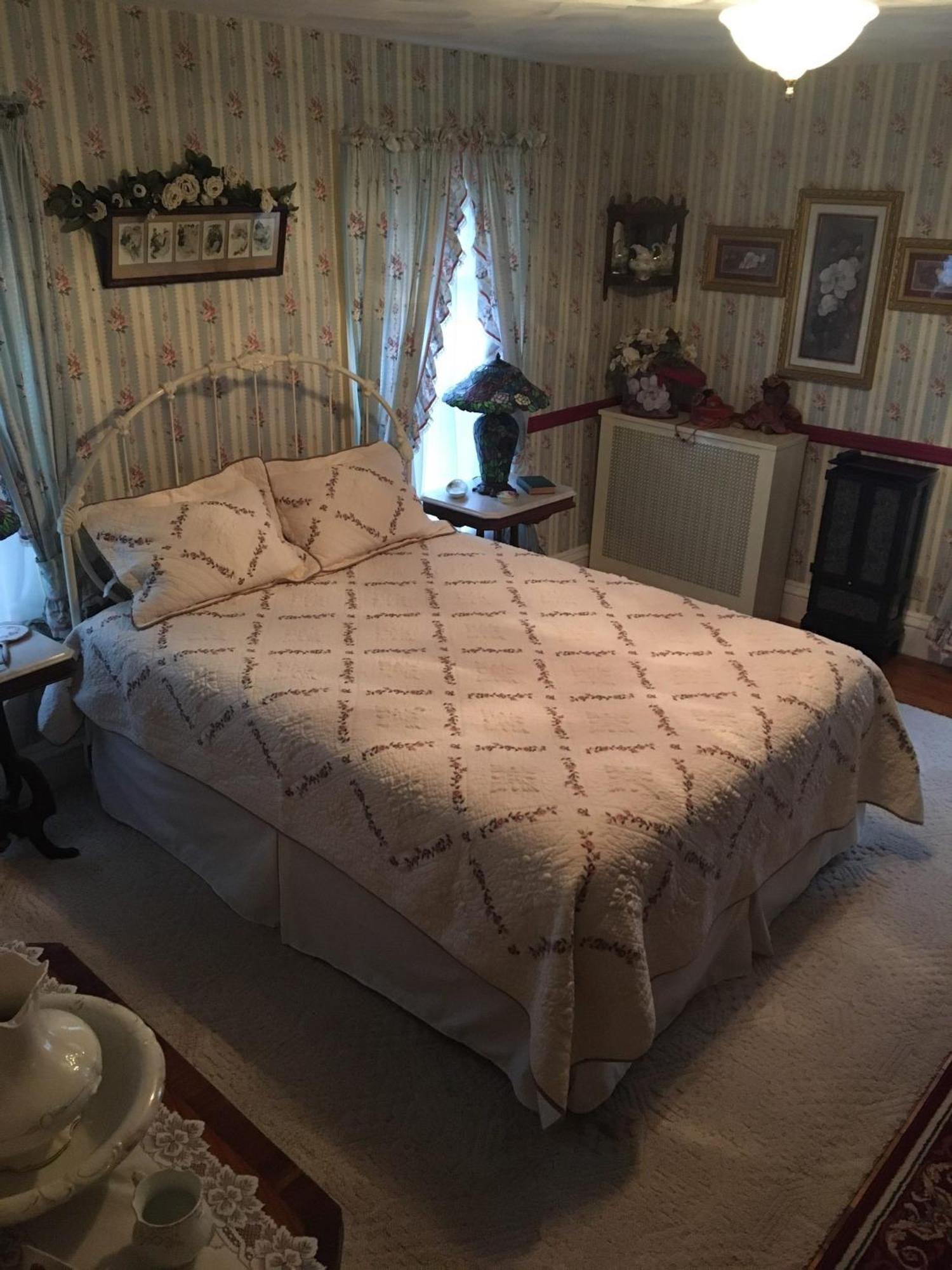 Raindrops On Roses Bed & Breakfast Herkimer Екстер'єр фото